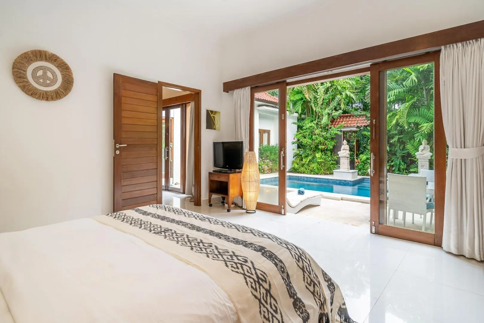 Villa Nemia Seminyak  Seminyak (Bali)